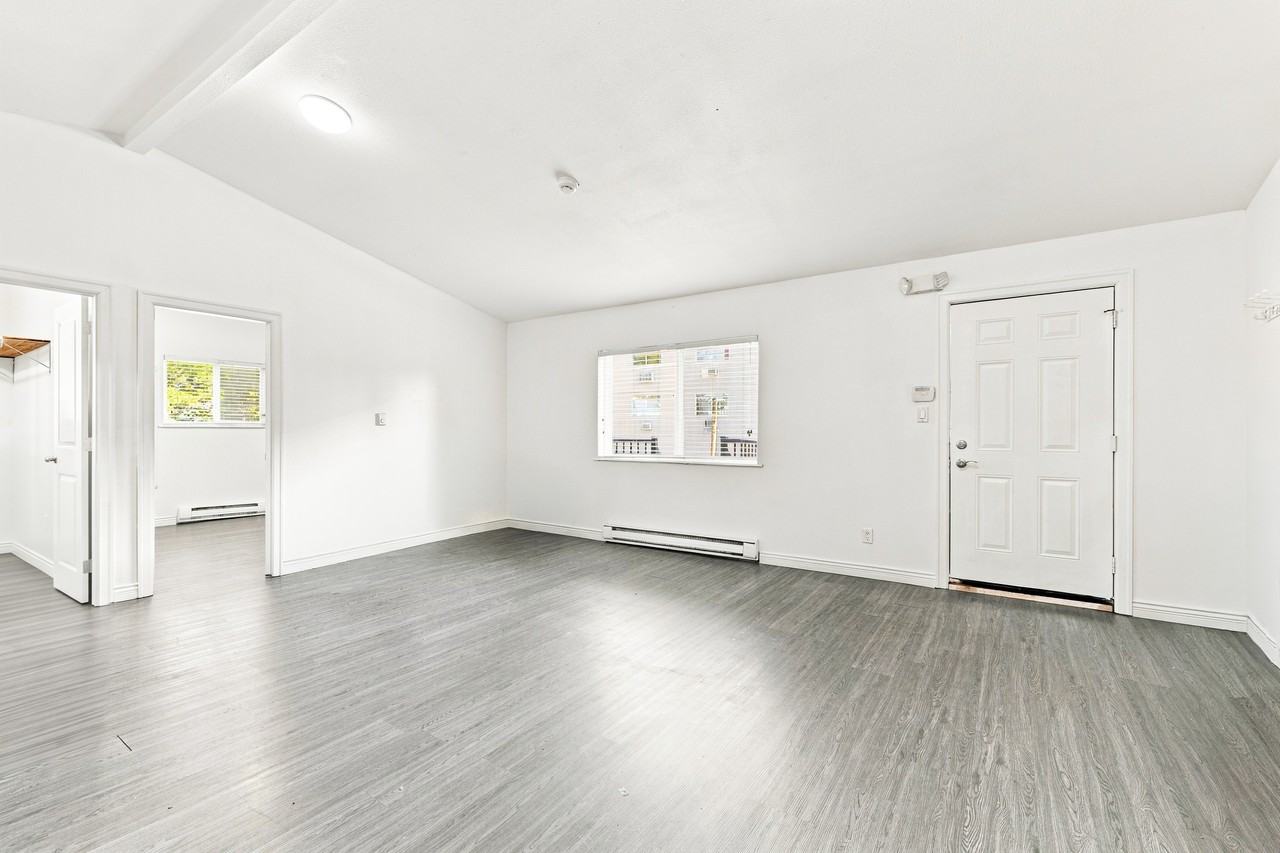 13927 104 Avenue #4 - Photo 3 of 15