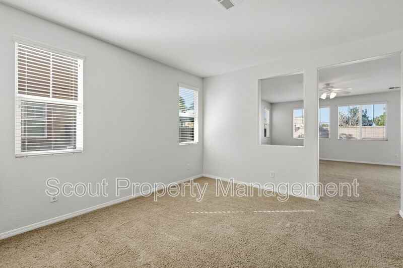 29128 Rockledge Dr - Photo 2 of 31