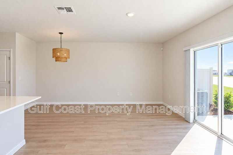 18528 Buckskin Dr - Photo 5 of 45