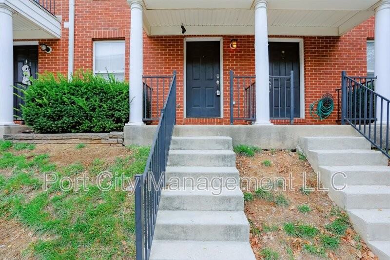 4608 Dillon St - Photo 3 of 40