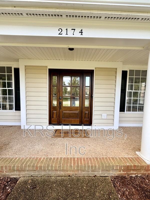 2174 Loring Cir - Photo 3 of 21