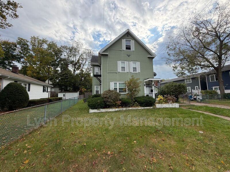 83 Bolivar St #2 - Photo 2 of 8