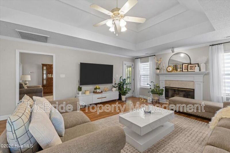 5105 Windmill Pl - Photo 4 of 35