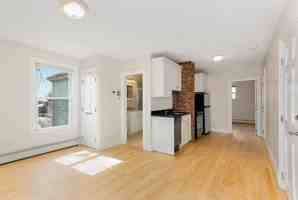 featured image of 4 Webster St #5