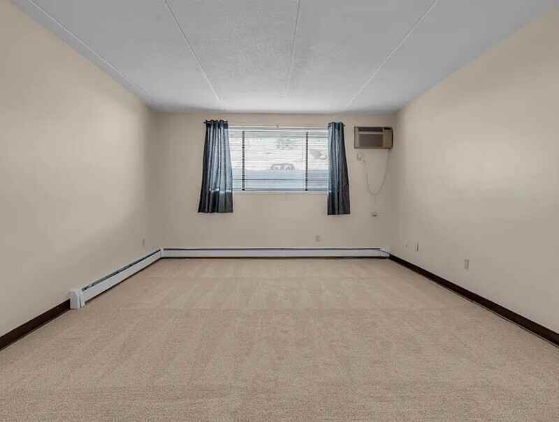 80 N Warren St #30 - Photo 2 of 8