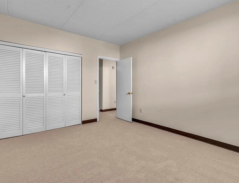 80 N Warren St #30 - Photo 4 of 8