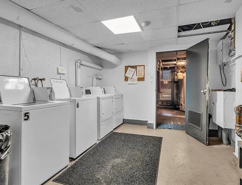 80 N Warren St #30 - Photo 6 of 8