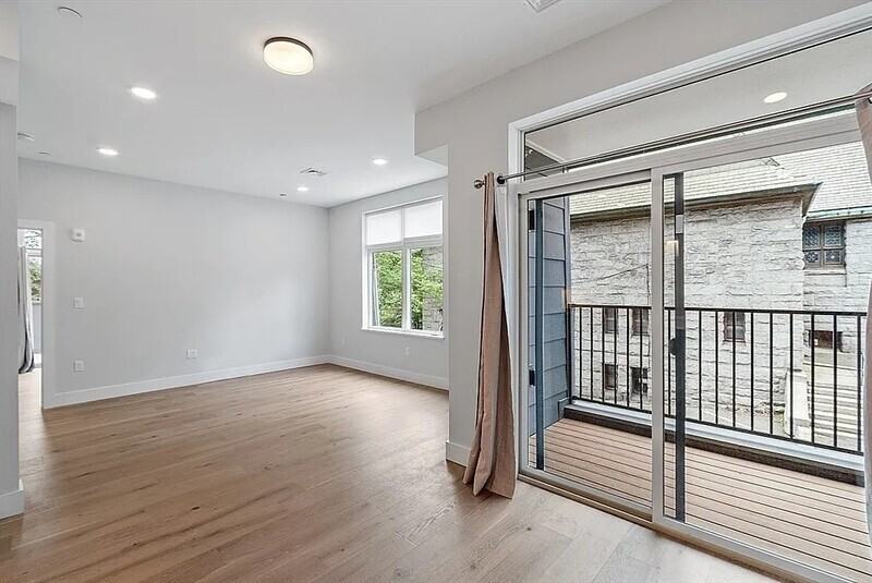 124 Highland Ave #103 - Photo 4 of 20
