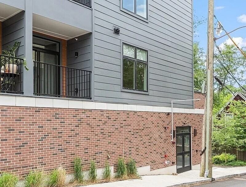 124 Highland Ave #103 - Photo 5 of 20