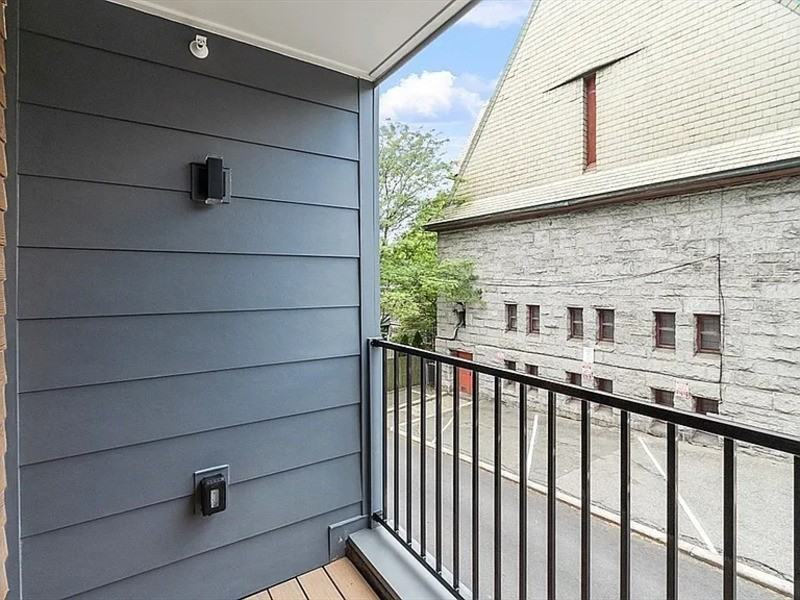 124 Highland Ave #103 - Photo 6 of 20