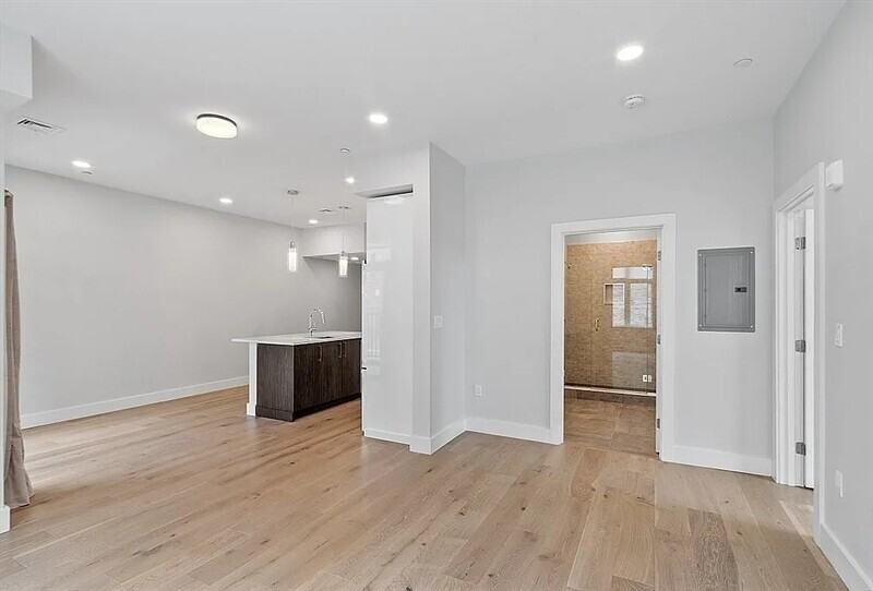 124 Highland Ave #103 - Photo 7 of 20
