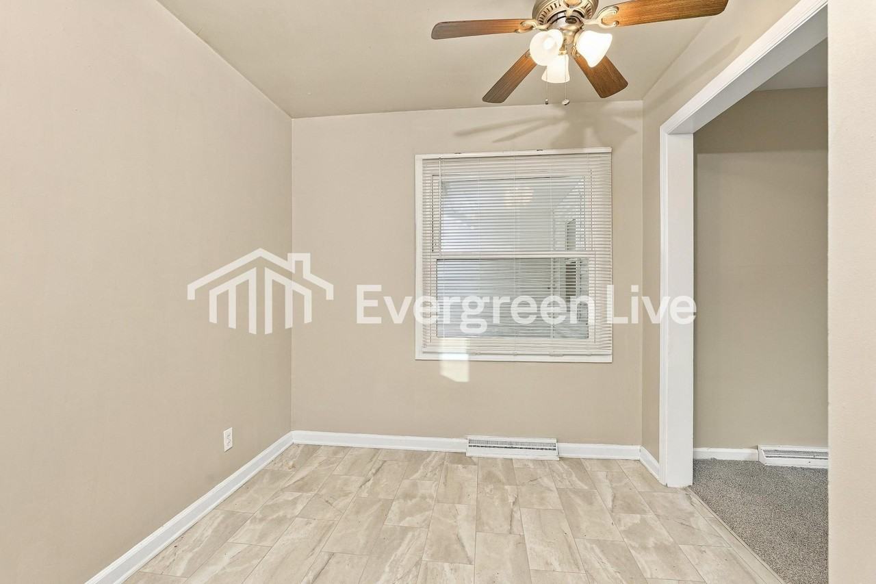 2776 Woodvale Dr - Photo 5 of 15