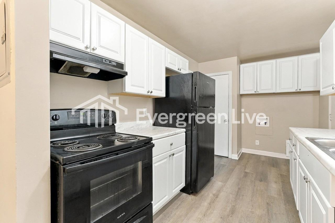 2776 Woodvale Dr - Photo 6 of 15