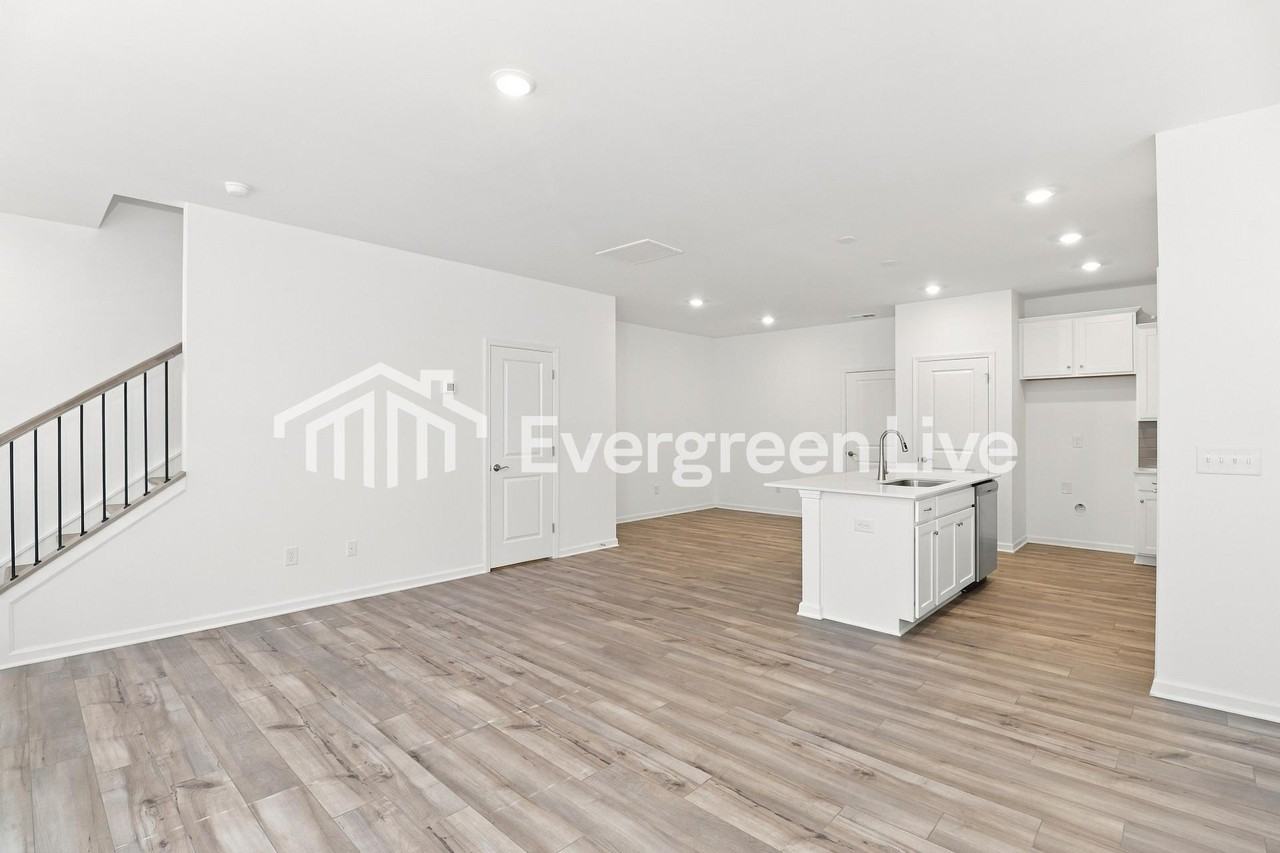 261 Fourth St - Photo 3 of 17