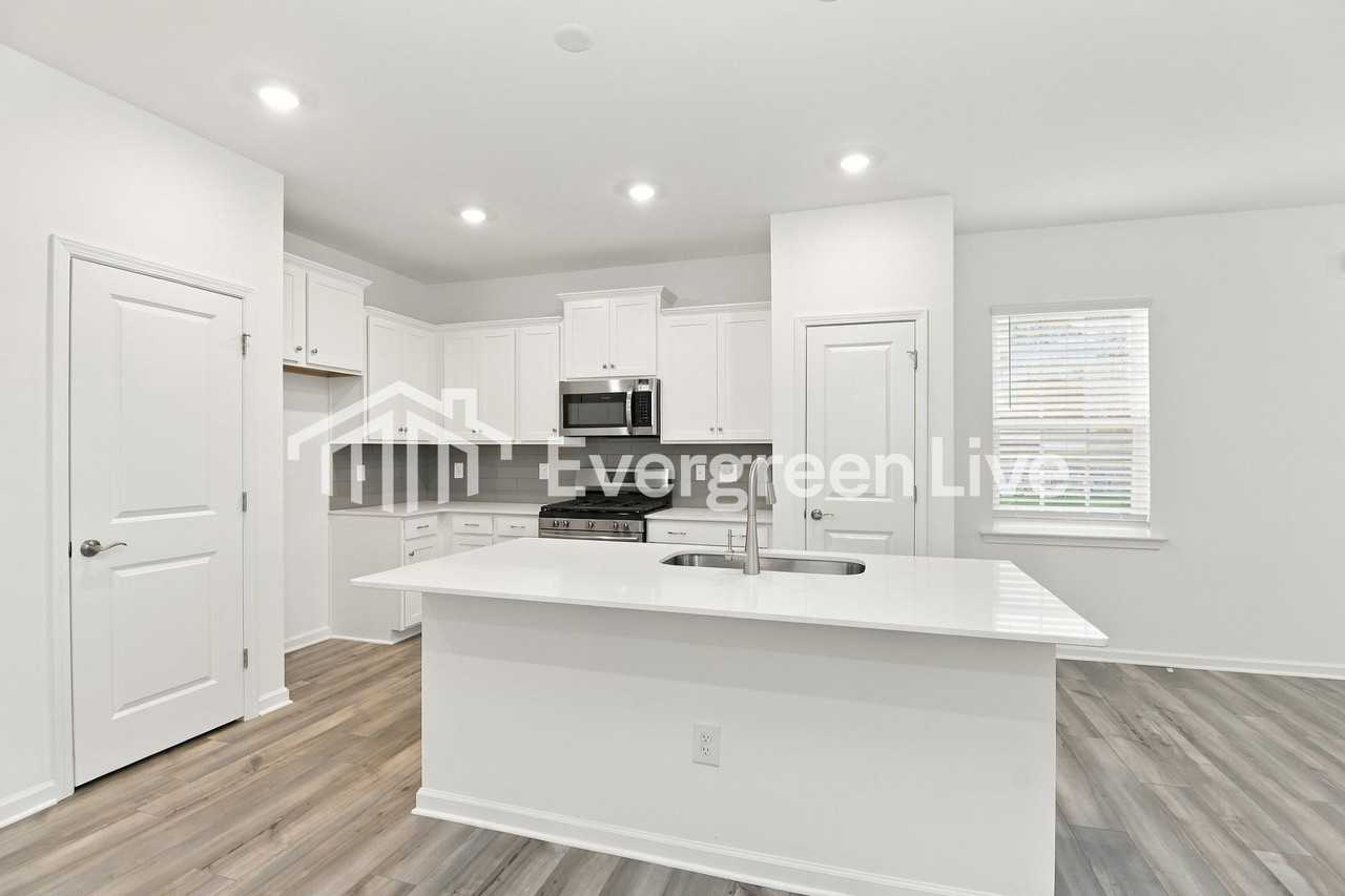261 Fourth St - Photo 5 of 17