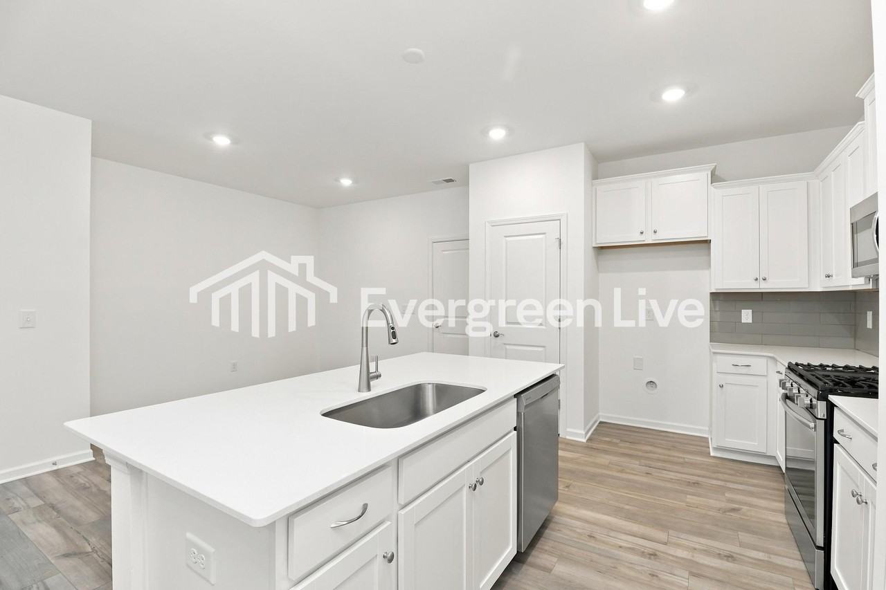 261 Fourth St - Photo 6 of 17