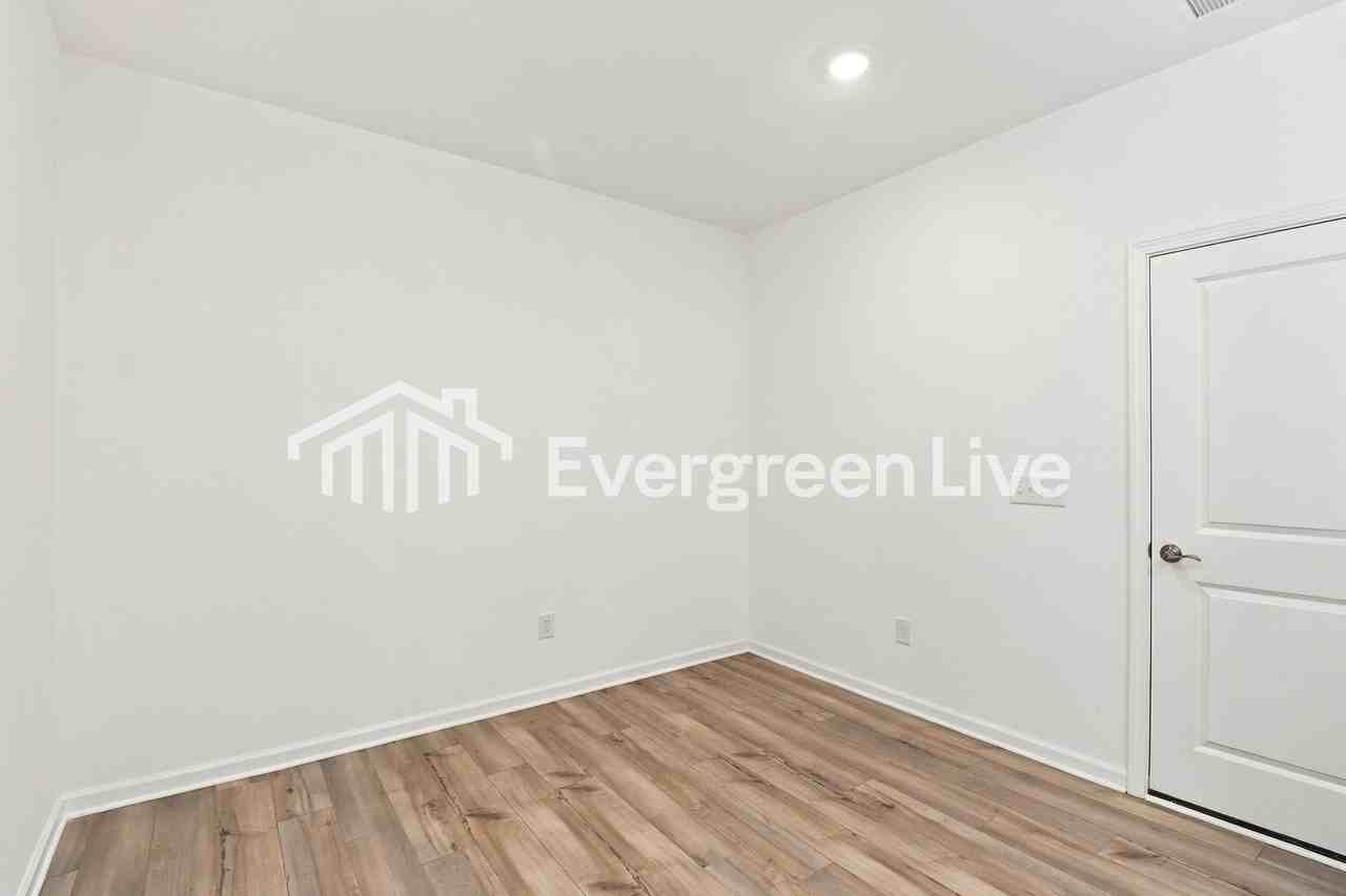 261 Fourth St - Photo 7 of 17