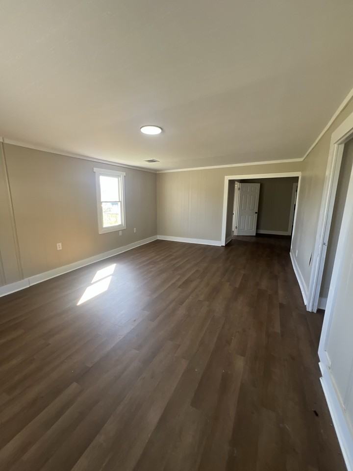 508 College St #MAIN - Photo 4 of 24