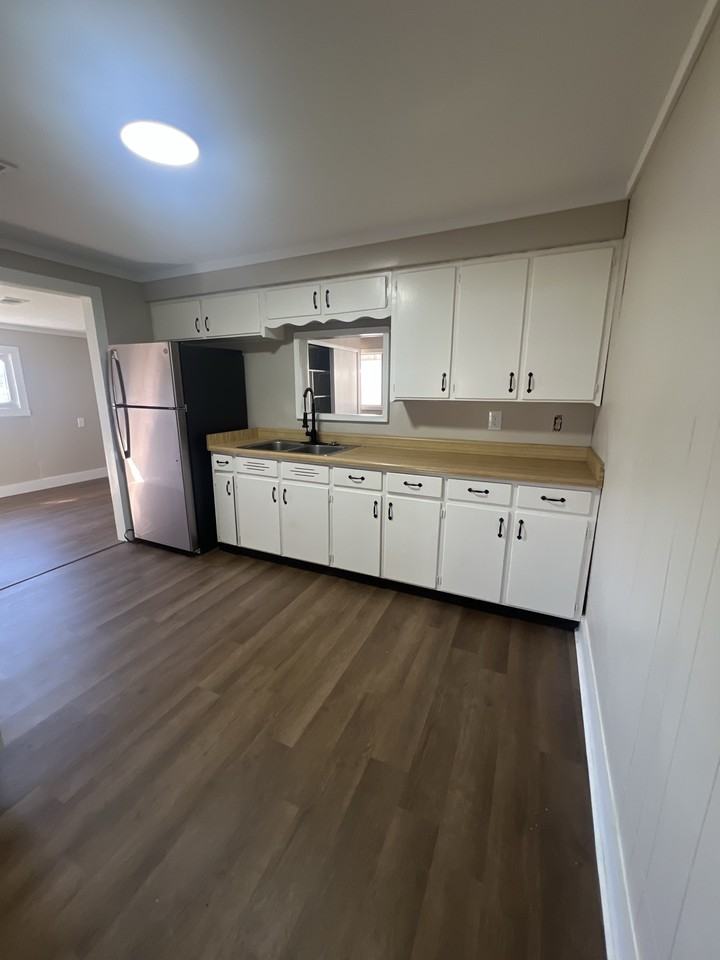 508 College St #MAIN - Photo 5 of 24