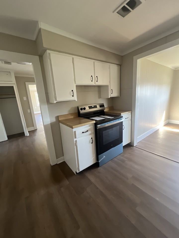 508 College St #MAIN - Photo 6 of 24