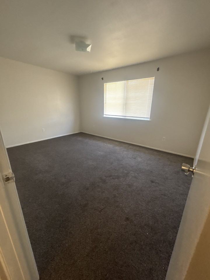 4579 Camarilla Ave - Photo 3 of 7