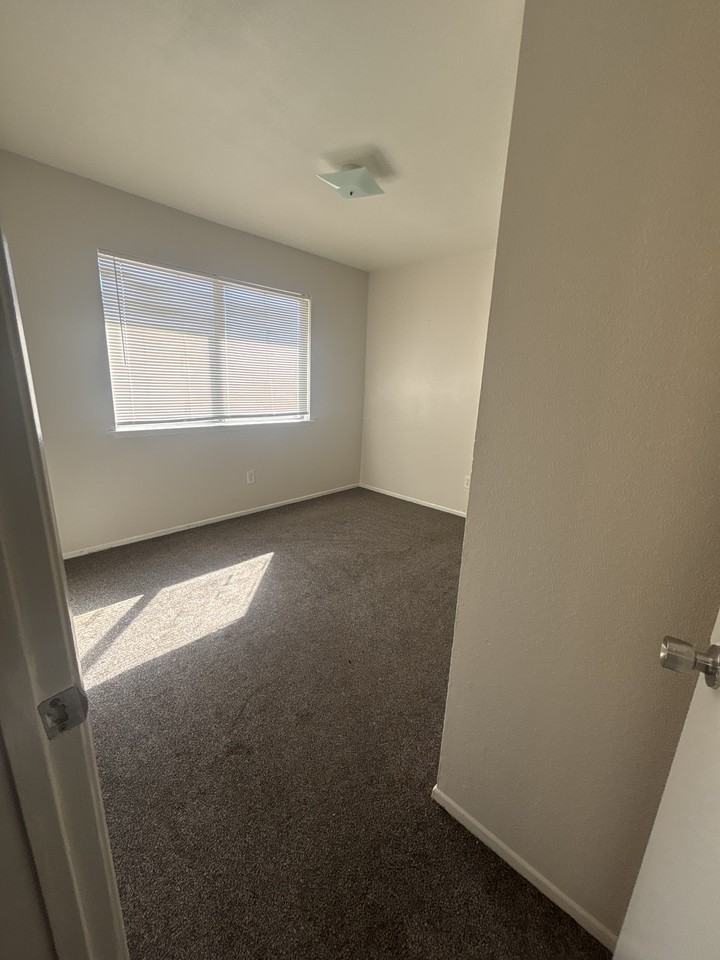 4579 Camarilla Ave - Photo 5 of 7