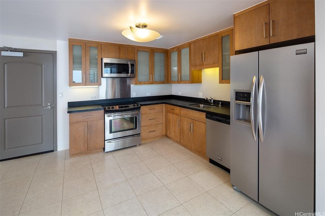 1009 Kapiolani Blvd #3504 - Photo 4 of 19