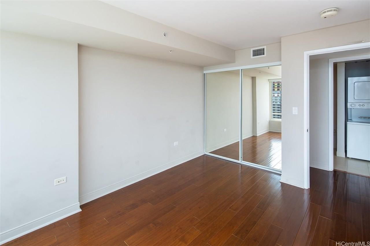 1009 Kapiolani Blvd #3504 - Photo 7 of 19