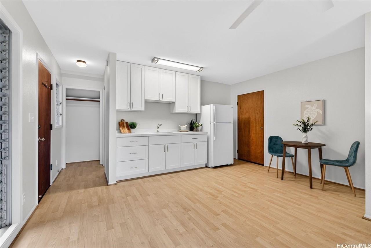 821 Kailua Rd #A - Photo 2 of 4