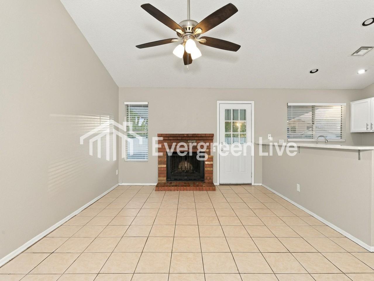 8146 W Wood Dr - Photo 2 of 15
