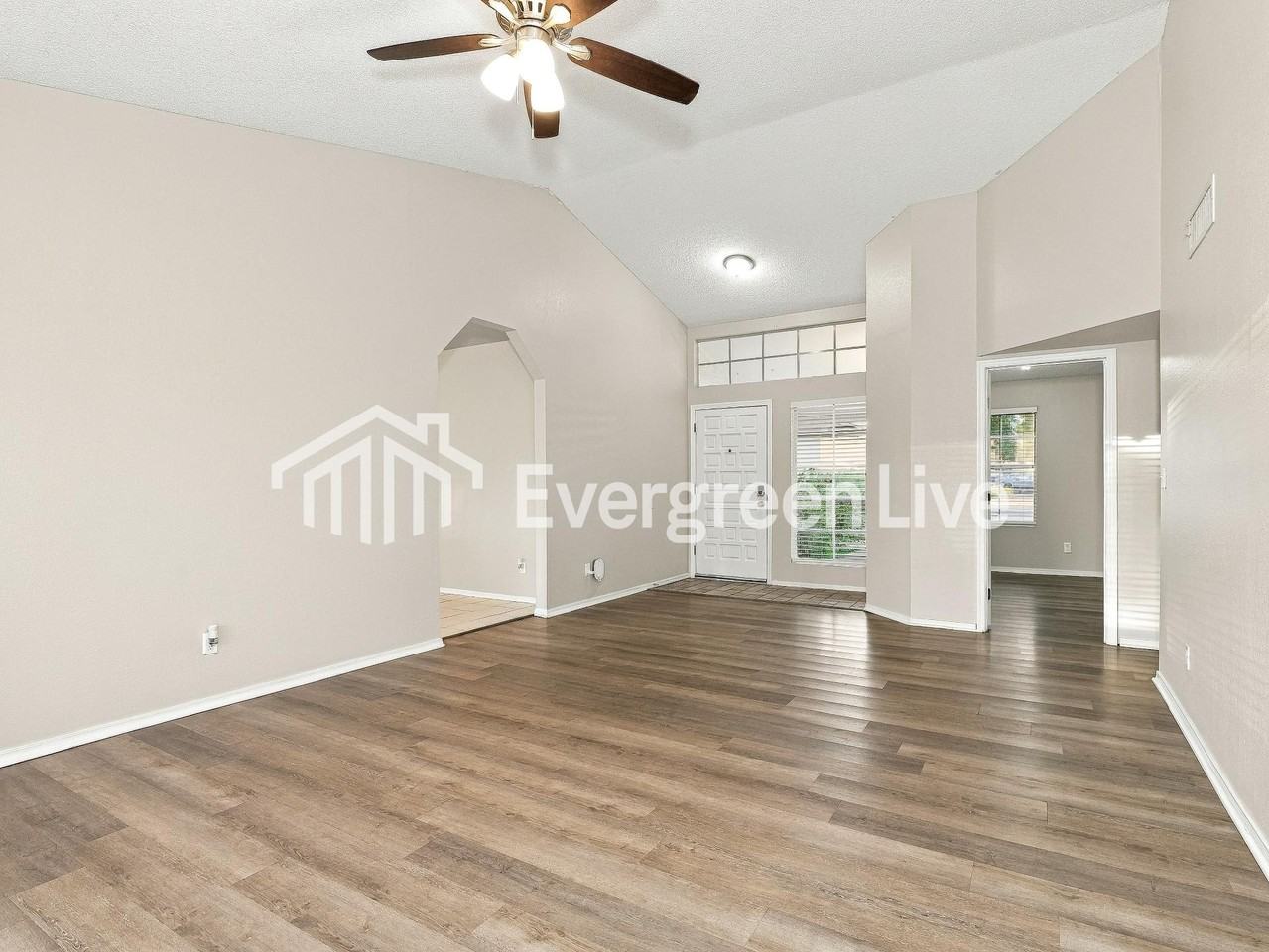 8146 W Wood Dr - Photo 3 of 15