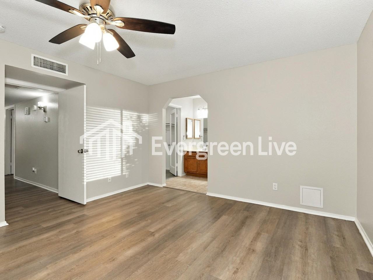 8146 W Wood Dr - Photo 7 of 15