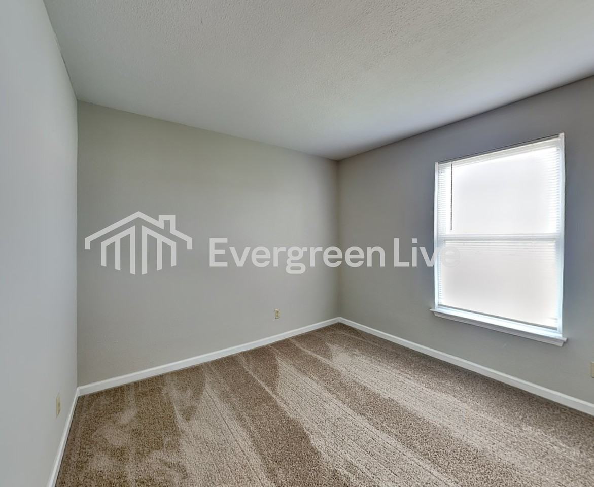 6736 Everbloom Ln - Photo 7 of 18