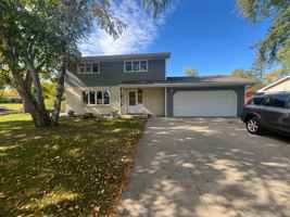 featured image of 10934 Southview Dr