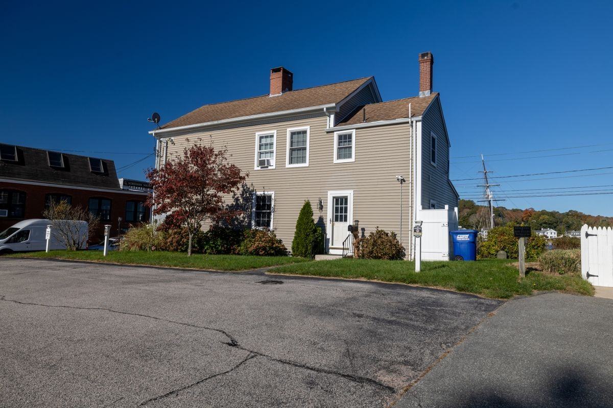 1 Forsyth St - Photo 3 of 8