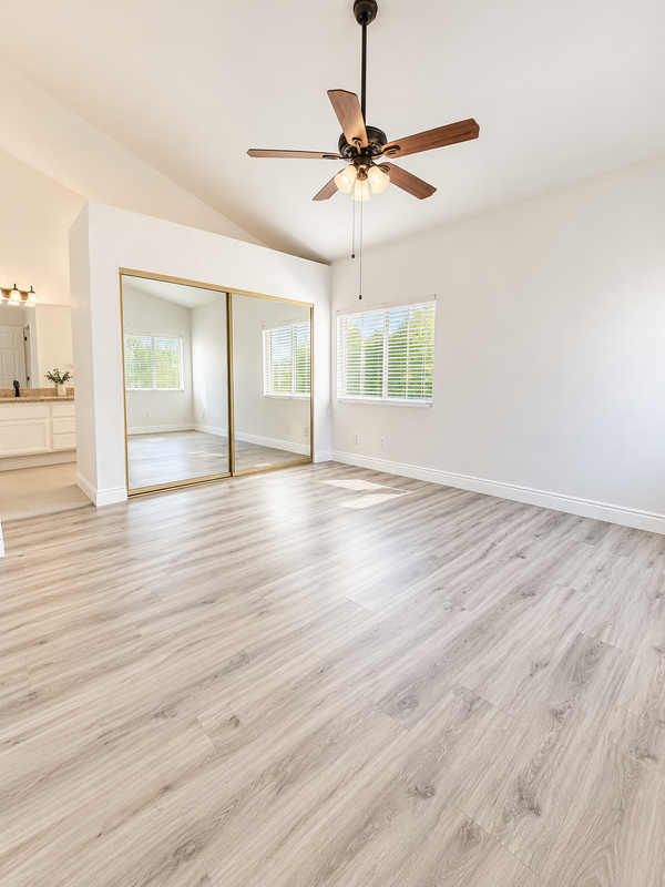 12741 Laurel St - Photo 7 of 13