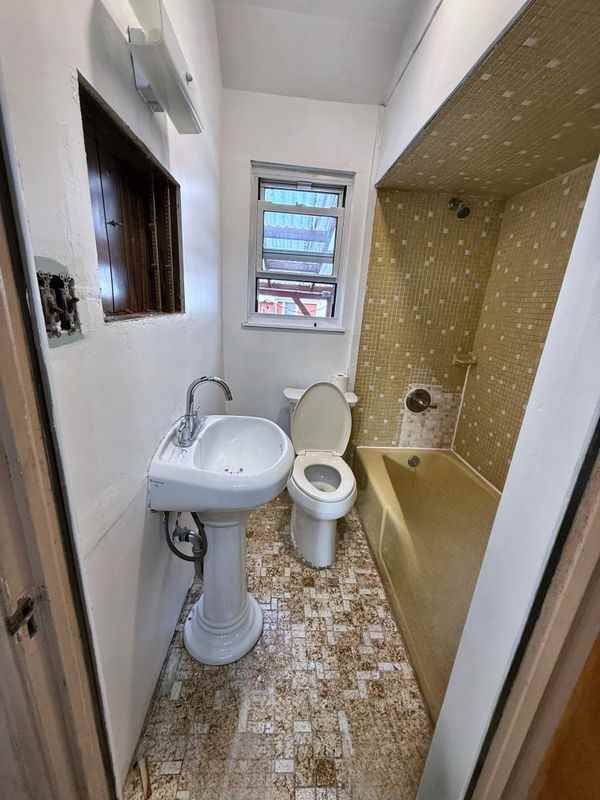 127 William St ##1fl - Photo 4 of 8
