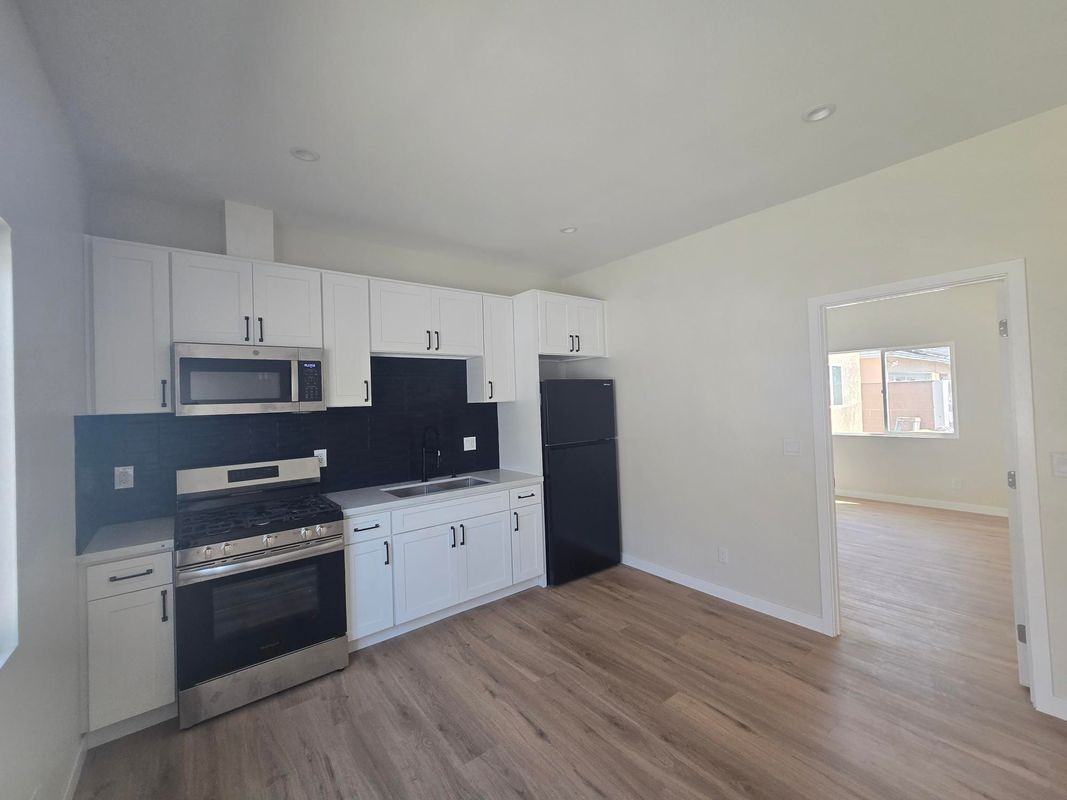 265 W Fuego St - Photo 5 of 18