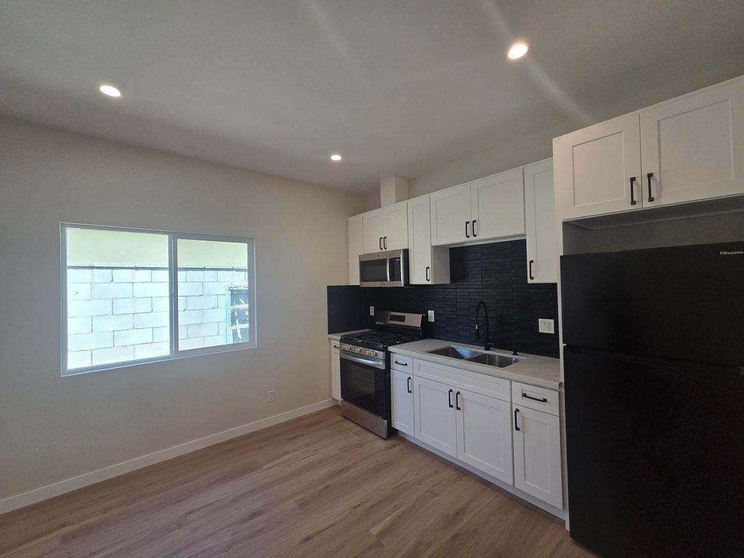 265 W Fuego St - Photo 6 of 18