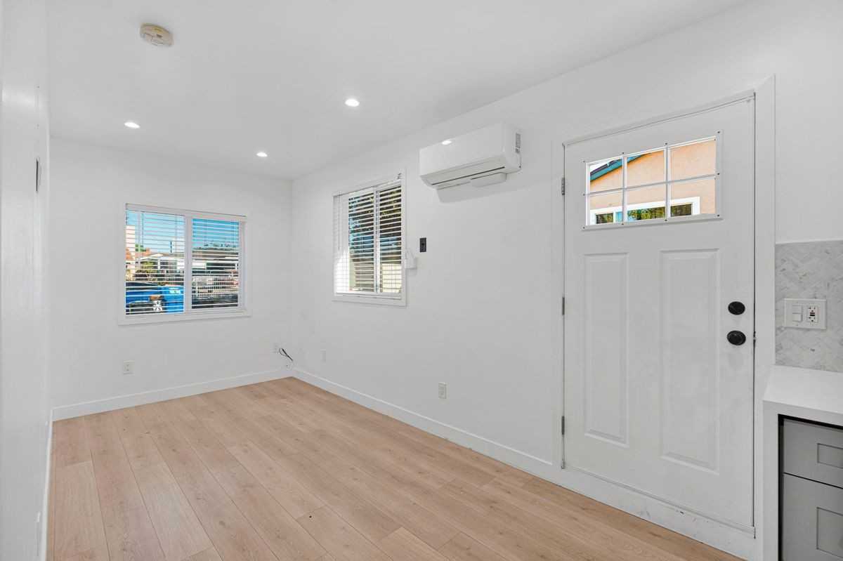 13524 Debell St - Photo 3 of 22
