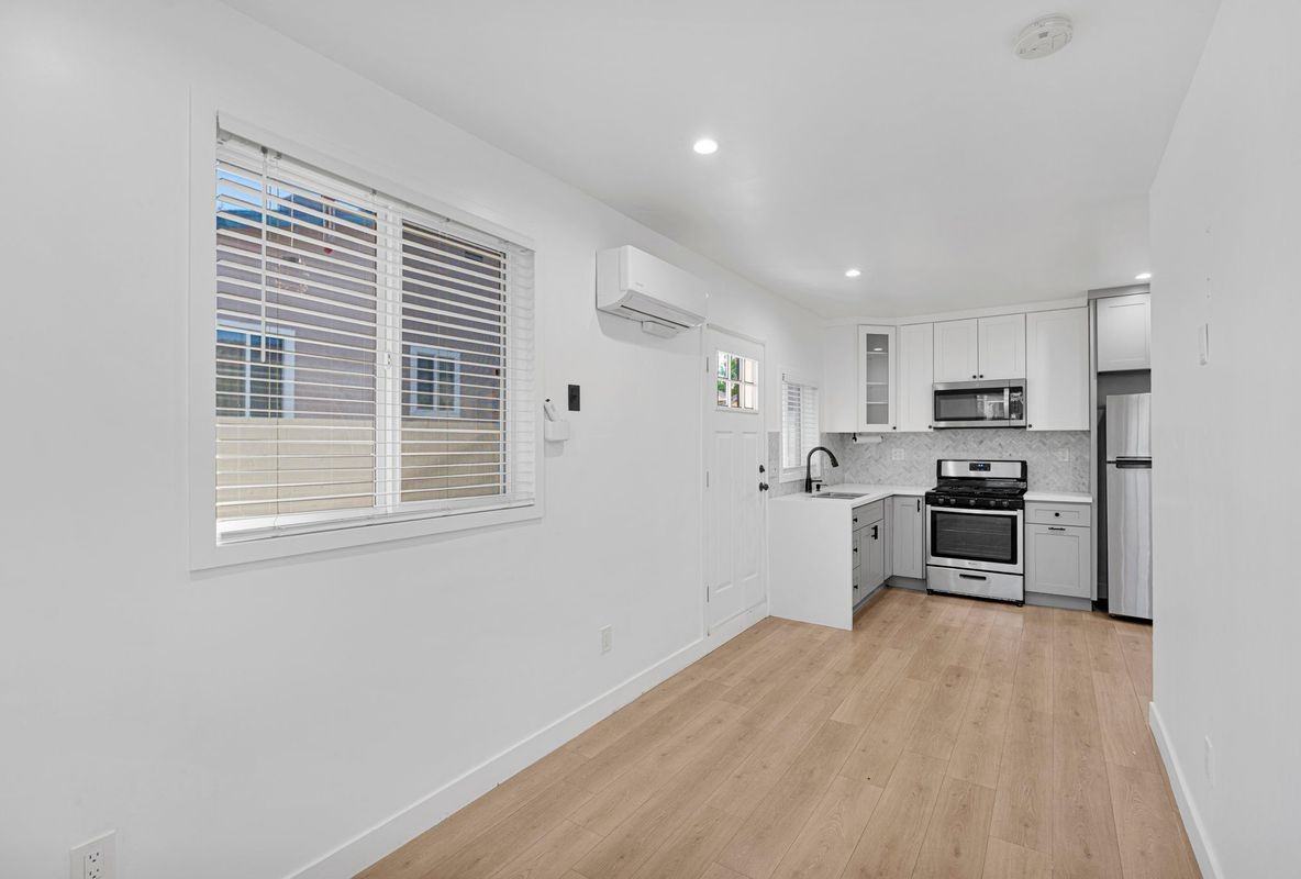 13524 Debell St - Photo 6 of 22