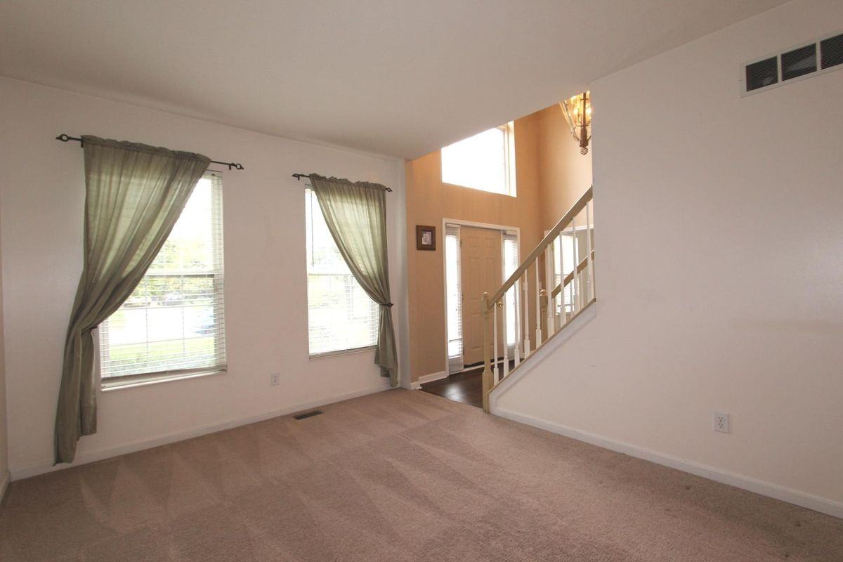 5478 Shockton Ct - Photo 7 of 41