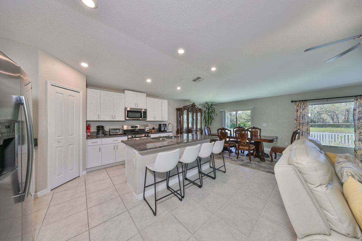 10351 Alder Green Dr - Photo 4 of 13