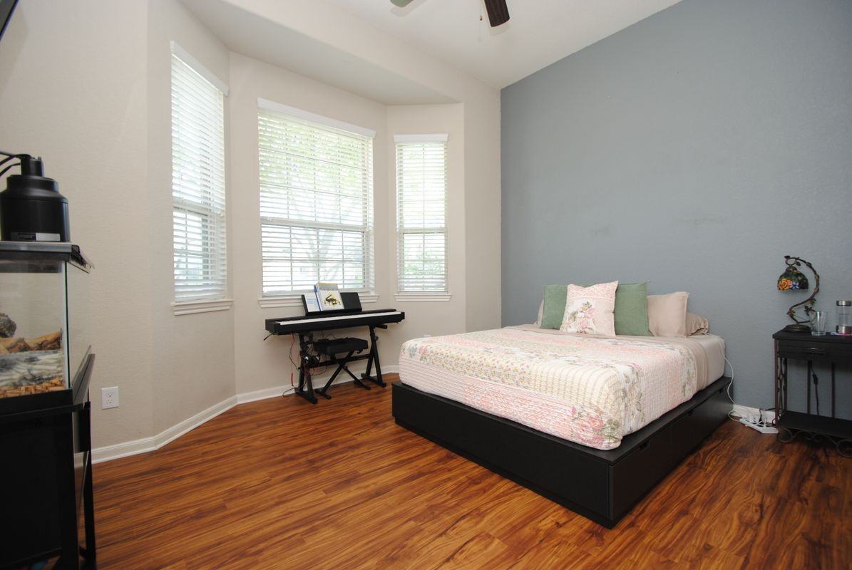 1527 Giles Dr - Photo 3 of 3
