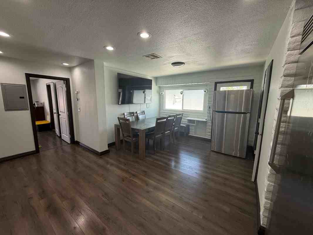 418 E Duarte Rd - Photo 7 of 14