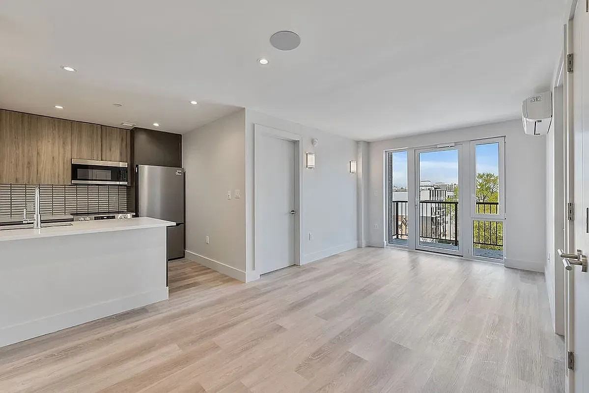 2605 Snyder Avenue #7
