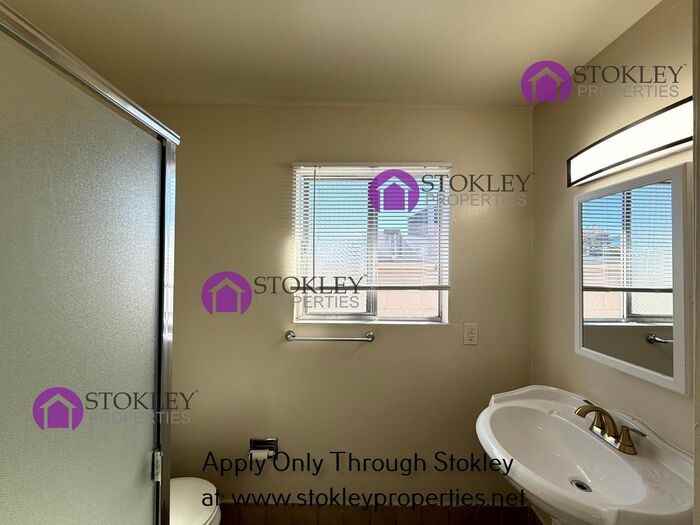 1515 Sunnyvale Ave #D - Photo 6 of 8