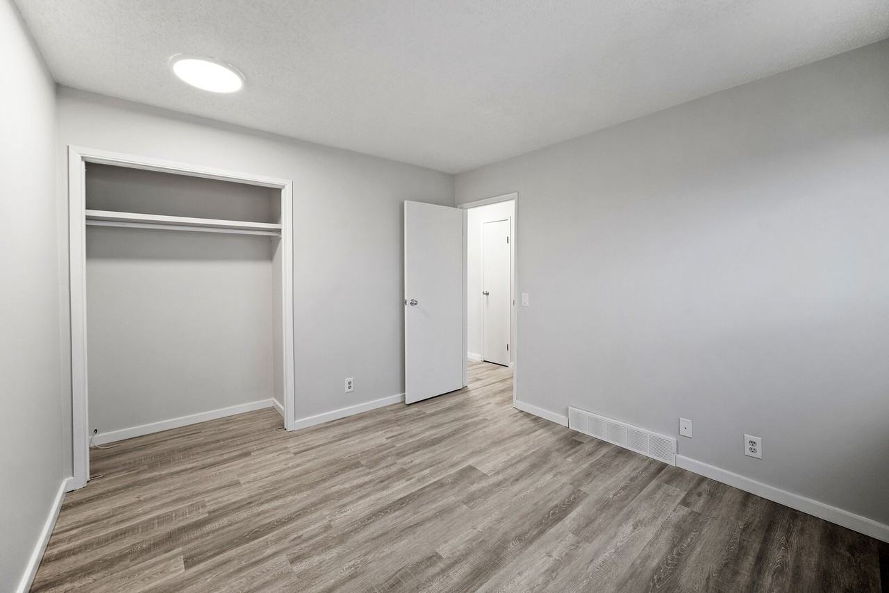 1528 35 St Se - Photo 7 of 12