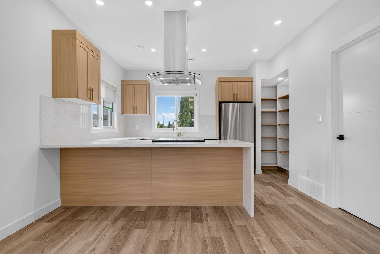 10336 159 St Nw - Photo 4 of 35