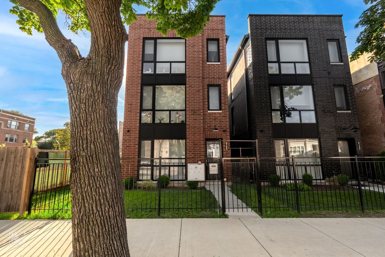 6152 S Champlain Ave #2 - Photo 2 of 18